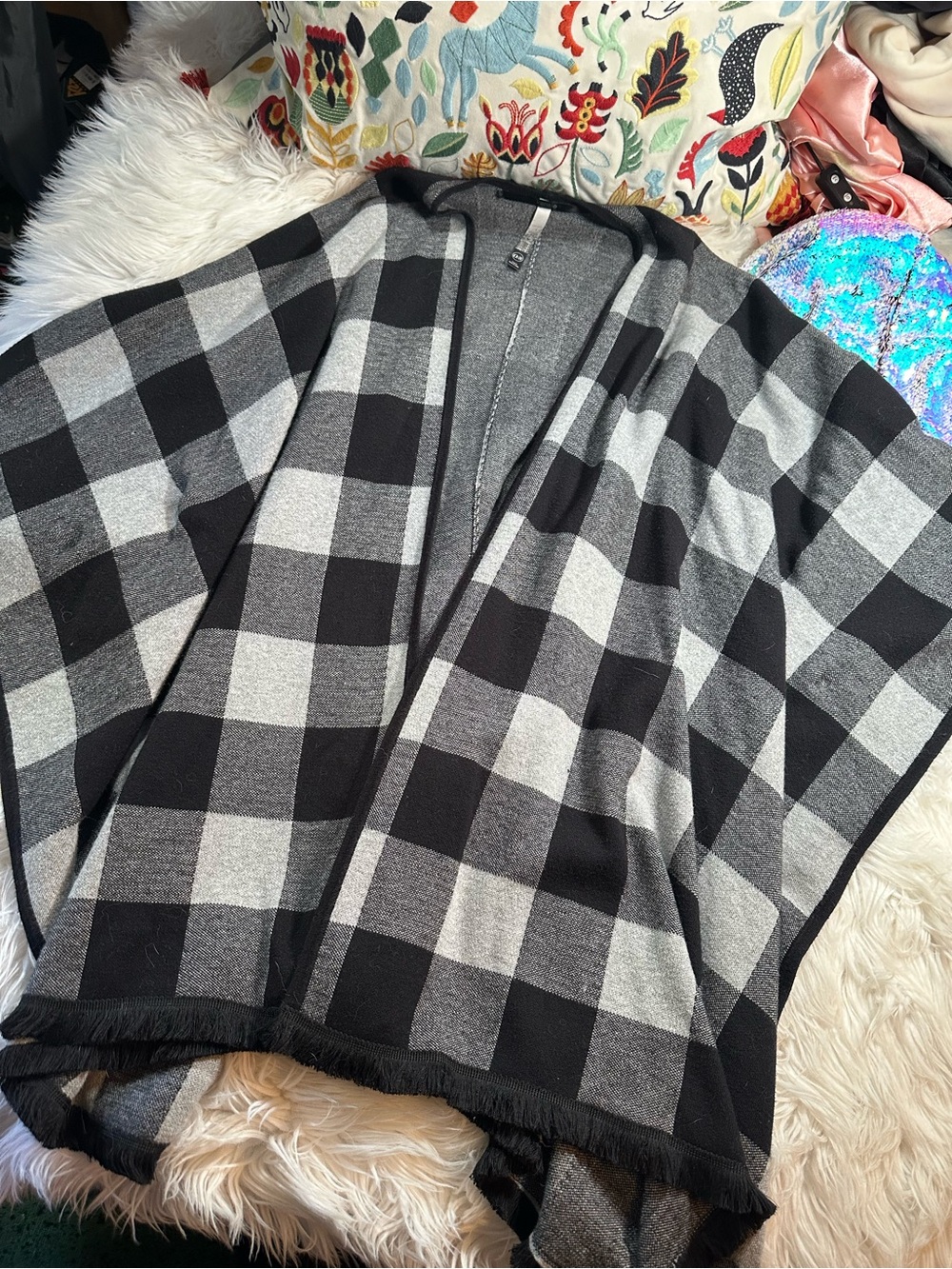 Kensie • Buffalo Check Greyscale Fringe Trim Poncho - Picture 2 of 14